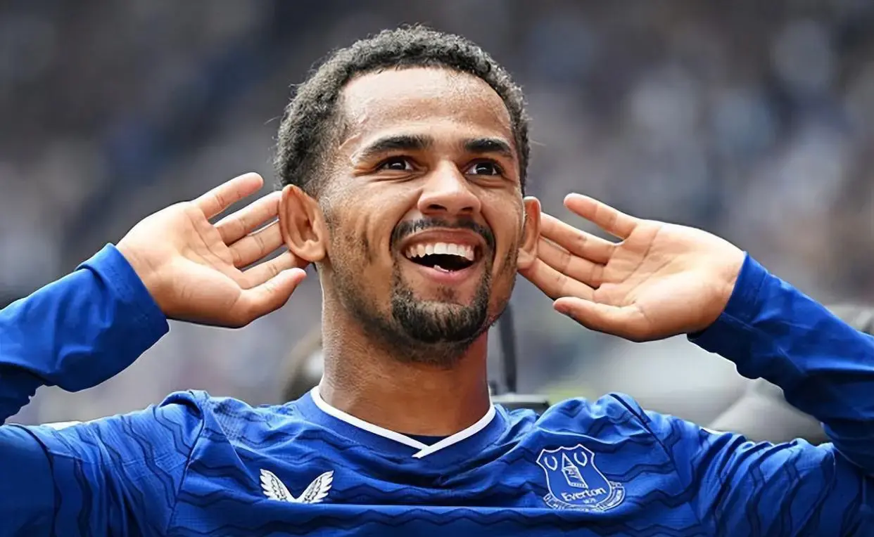 球速体育独家解读: 25岁非洲天才边锋闪耀英超,4球1助攻引三大豪门疯抢 球速体育独家解读: 25岁非洲天才边锋闪耀英超,4球1助攻引三大豪门疯抢