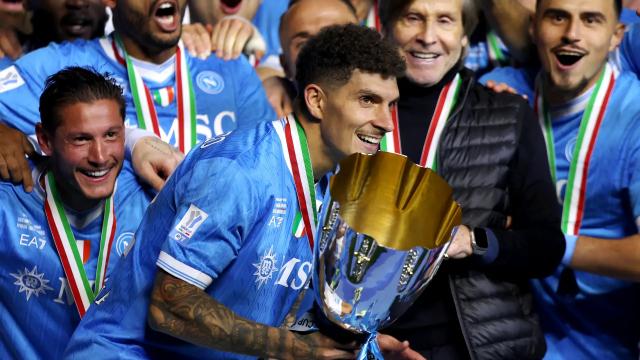 球速体育独家解读: 用冠军致敬迭戈时代，”超级“那不勒斯捧杯